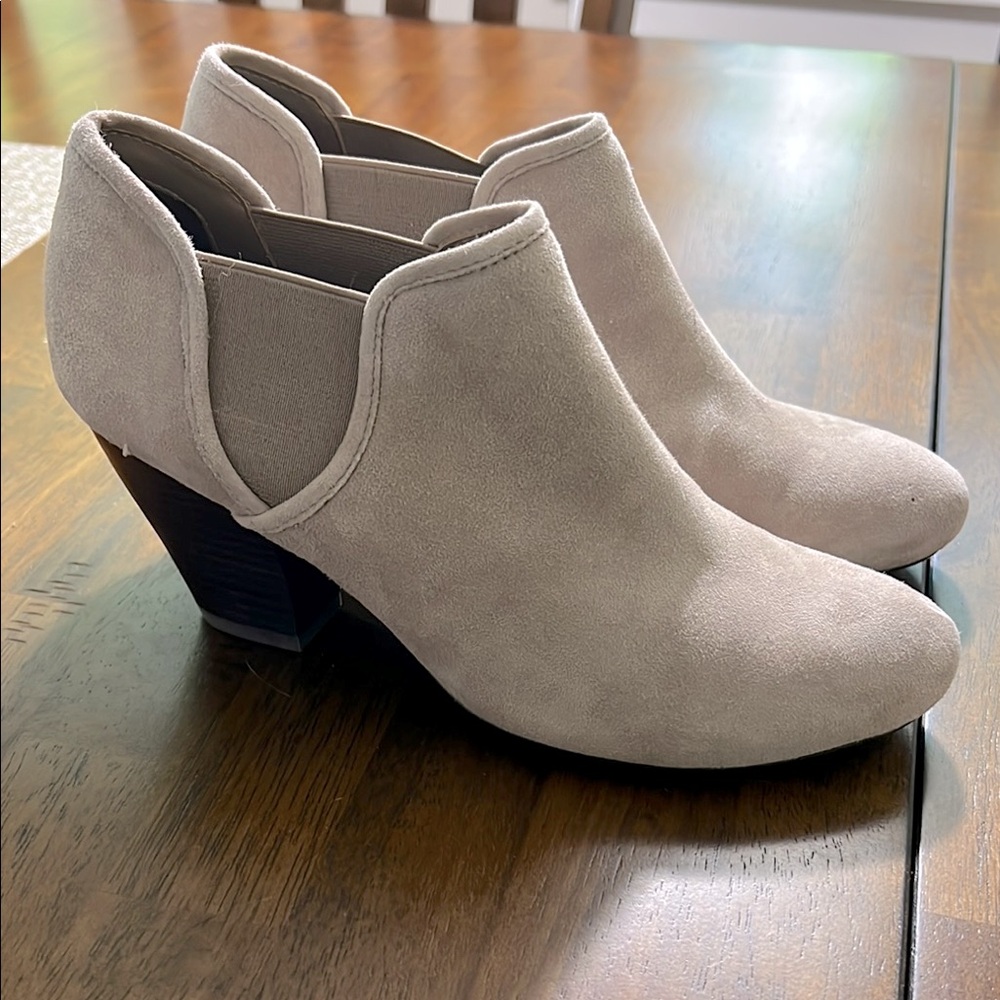 Van Eli Taupe/Tan Ankle Booties with Elastic Panels